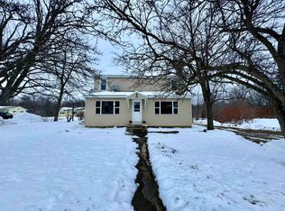 208 E 2nd St, Westfield, WI 53964
