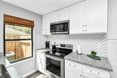 5706 Sunnygate Dr Photo 1