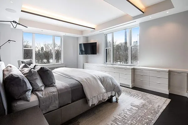 Sold by Sotheby's International Realty | media 21