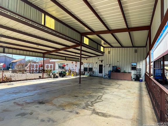 3rd image of 69 Redbud St