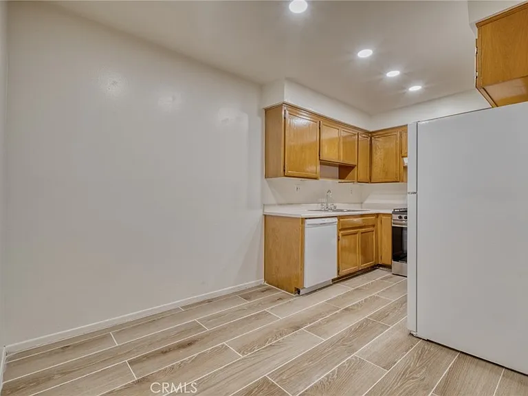 4546 Murietta Ave #105 — Photo 7
