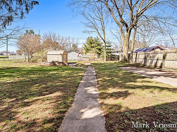 4th image of 1607 Waverly Ave