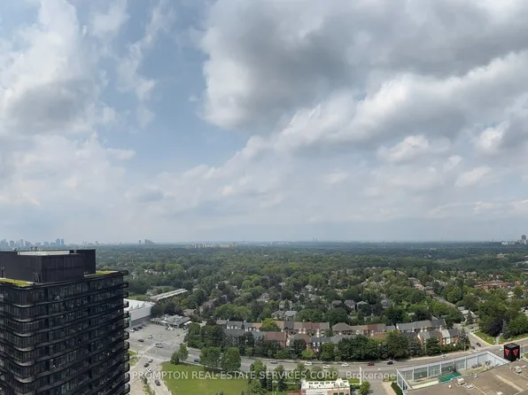 68 Esther Shiner Blvd, Toronto, ON