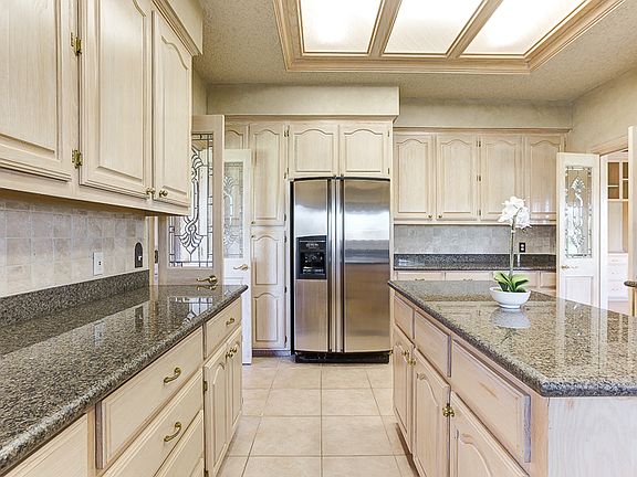 5th image of 2306 Red River Dr