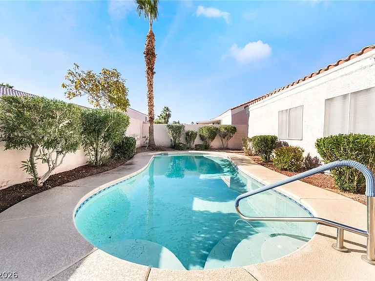 9205 Desert Village Ave — Photo 38