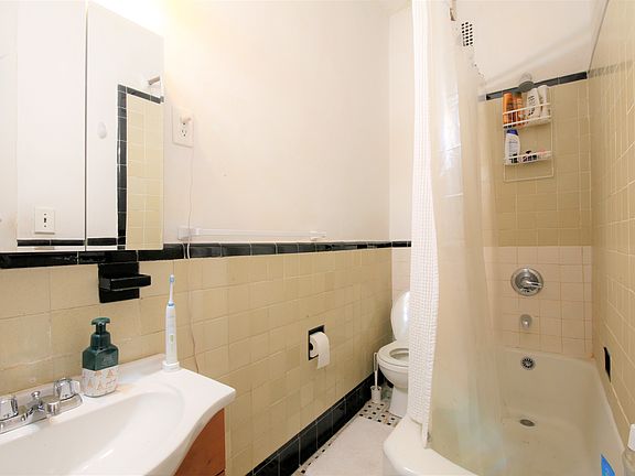 5th image of 248 W 73rd St APT 2C