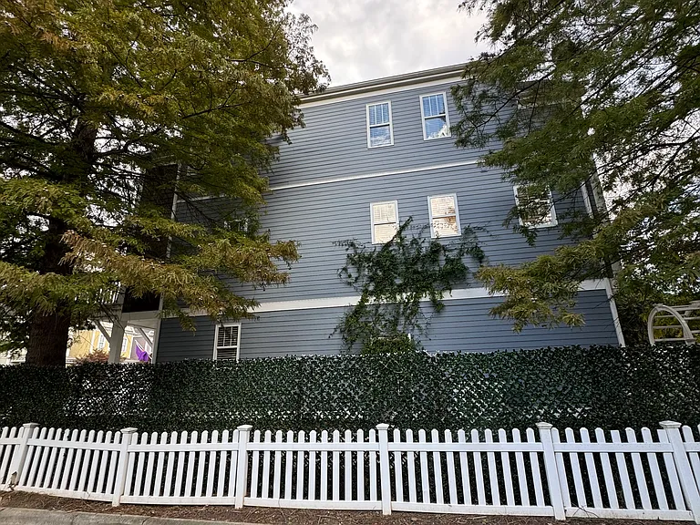 539 Dubois Ct — Photo 12