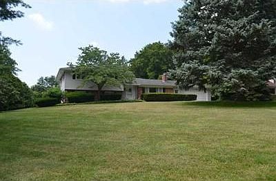 1st image of 11 Old Farm Cir