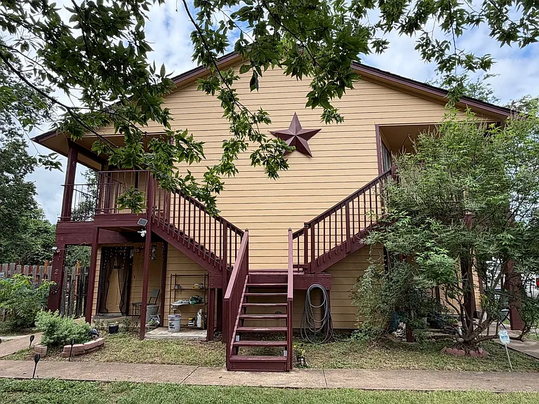 1628 Post Rd — Photo 8