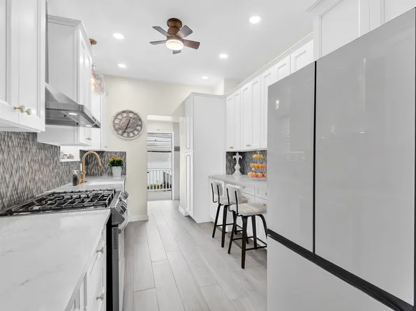 743 East 9th Street image 7 of 14