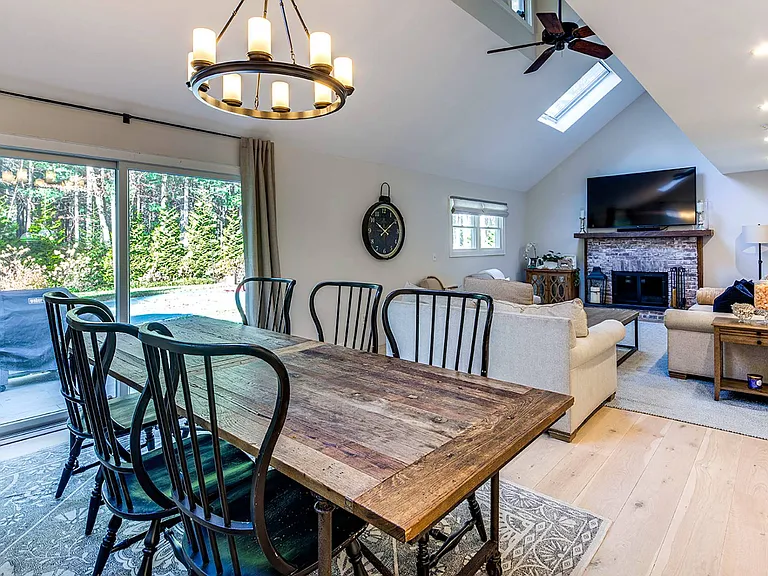 10 Villa Ave — Photo 10