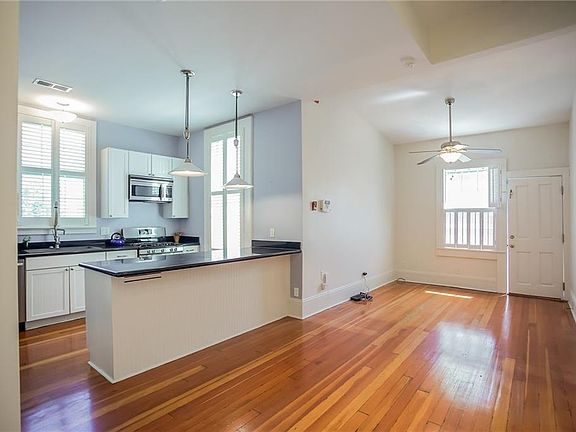 5th image of 811 Exposition Blvd #1/2