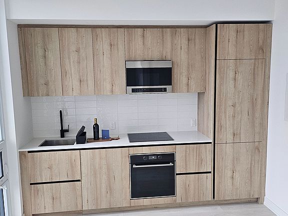 2nd image of 117 R Broadway Ave N #R-909