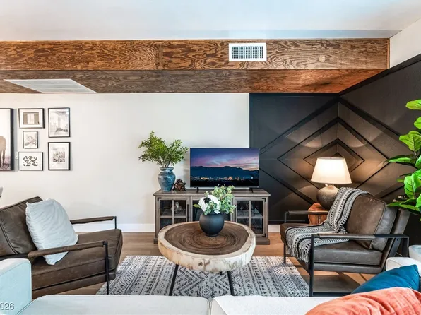 5911 Vegas Dr, Las Vegas, NV 89108