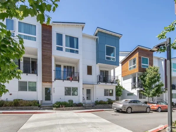 8609 22nd Place NE, Seattle, WA 98115