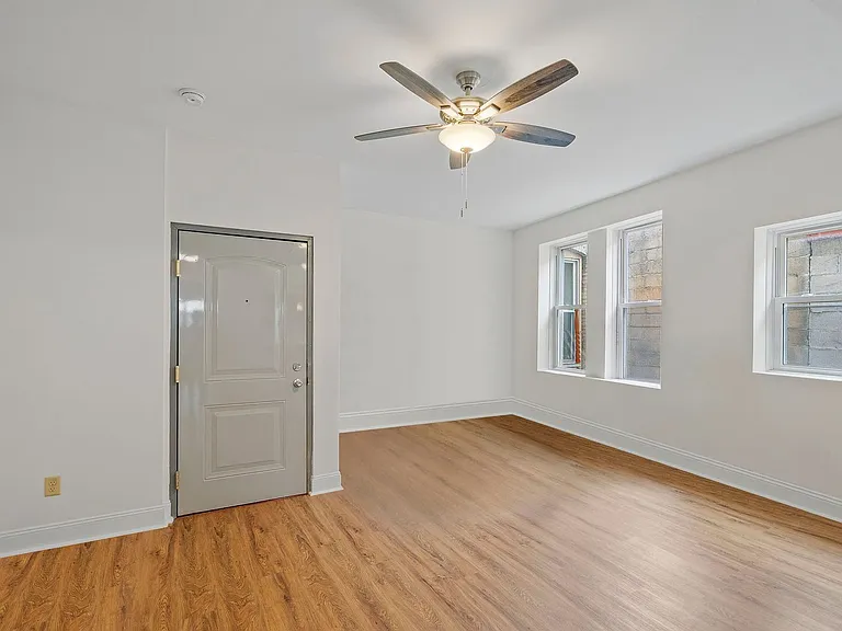 251 Green St — Photo 12