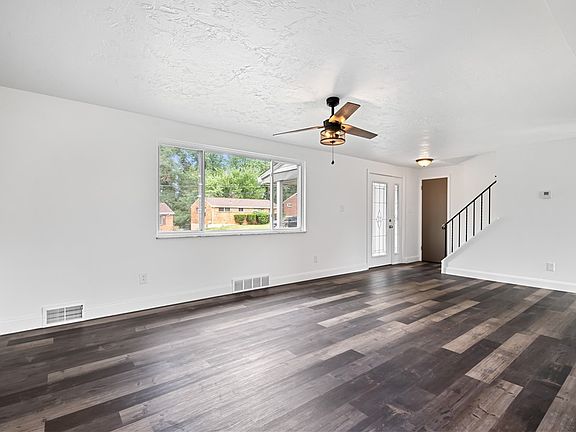 3rd image of 277 Suncrest Dr