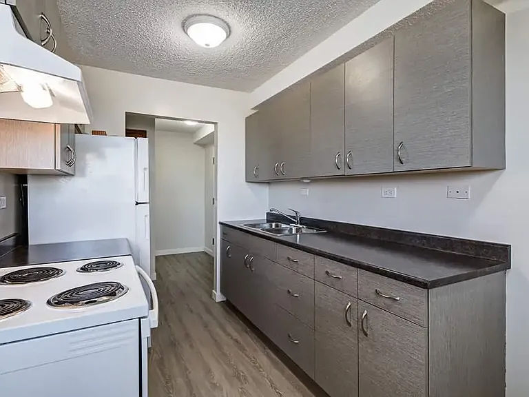 560 Robert St E #105 — Photo 5