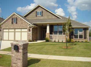 13113 SW 5th St, Yukon, OK 73099