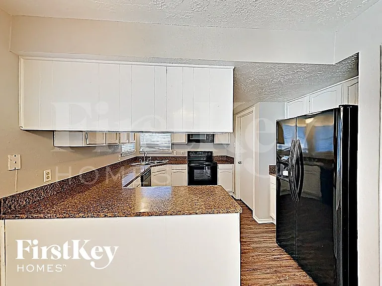 6803 Stiller Dr — Photo 5