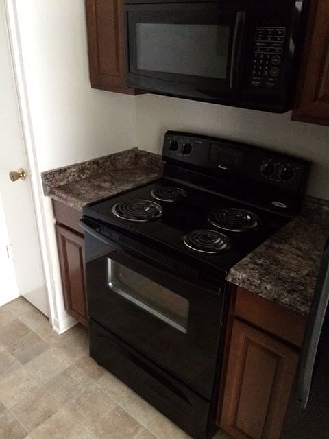 1st image of 127 Lake Meadows Dr