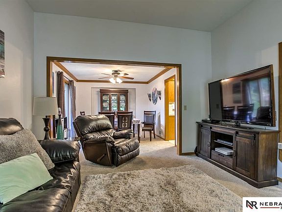 4th image of 920 Hogan Dr