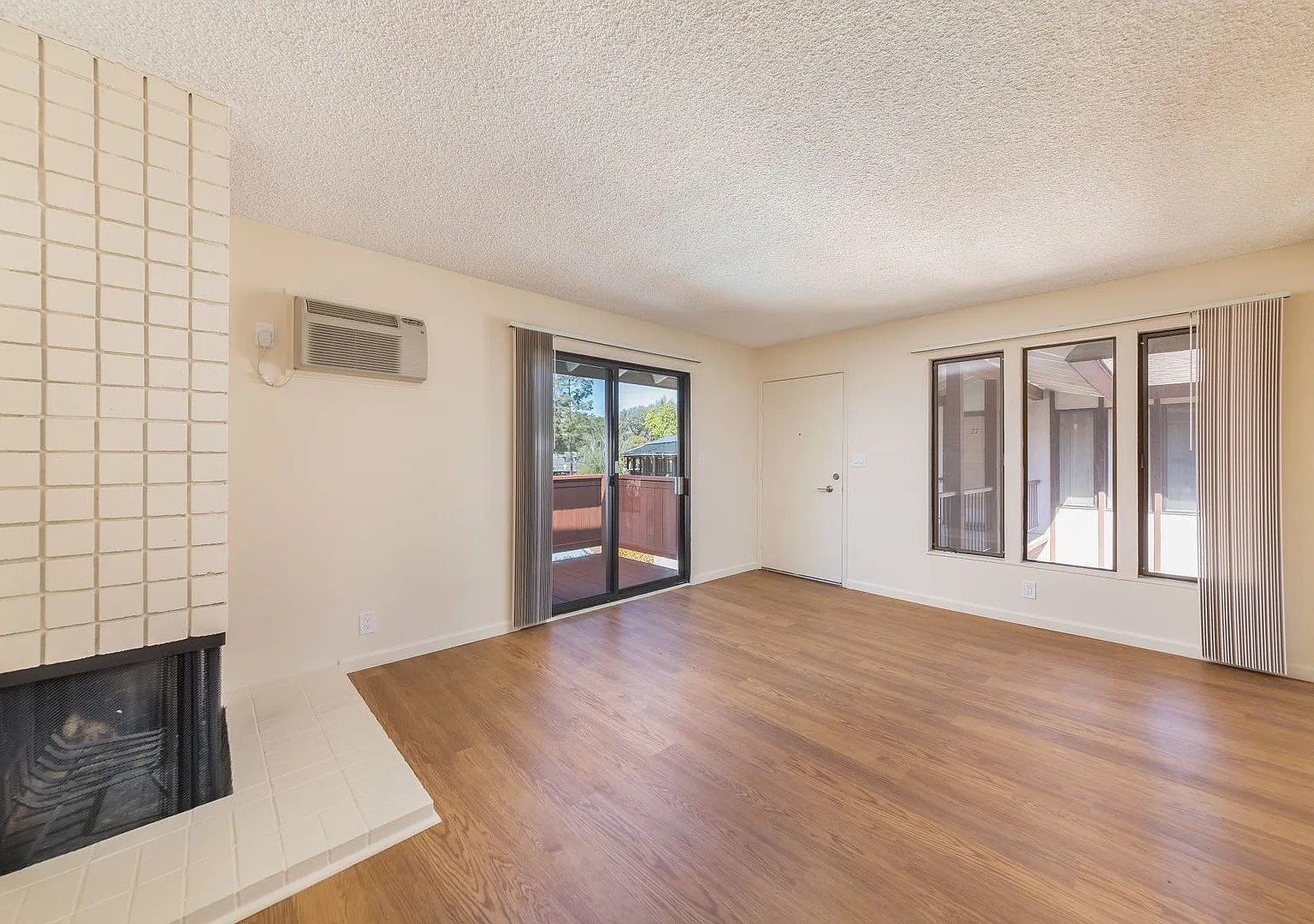 Camelback North Apartments CNM — Photo 1