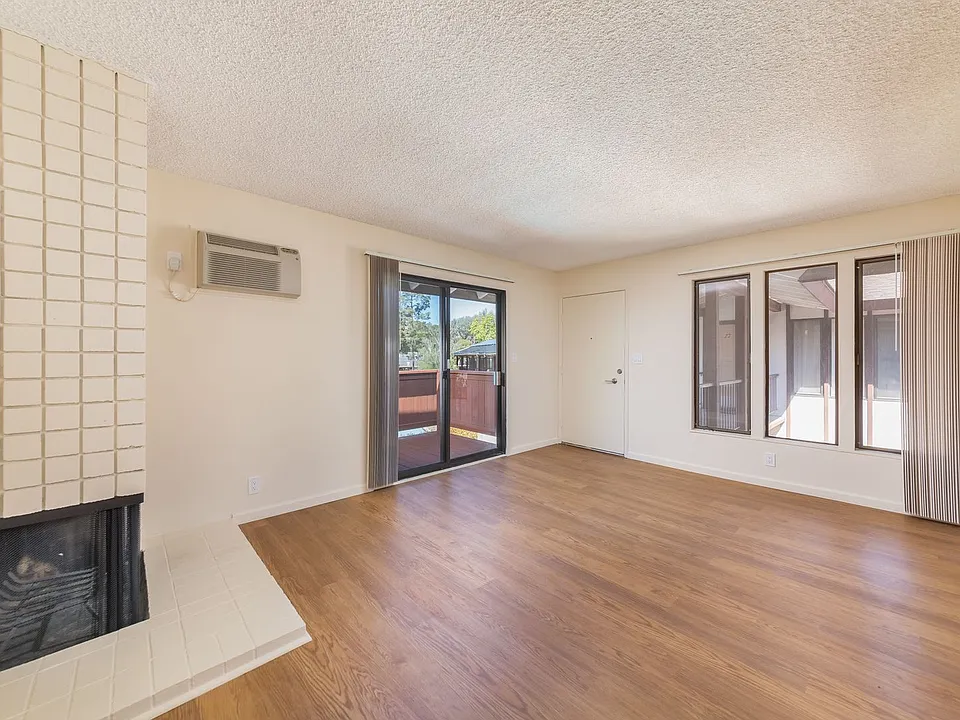Camelback North Apartments CNM