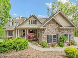 200 Stoney Rock Ln, Jacksboro, TN 37757