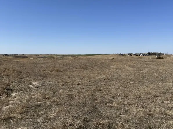 22 Wildhorse Rd, Gothenburg, NE 69138