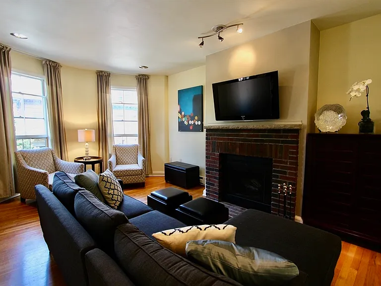 103 E Brookline St #4 — Photo 7