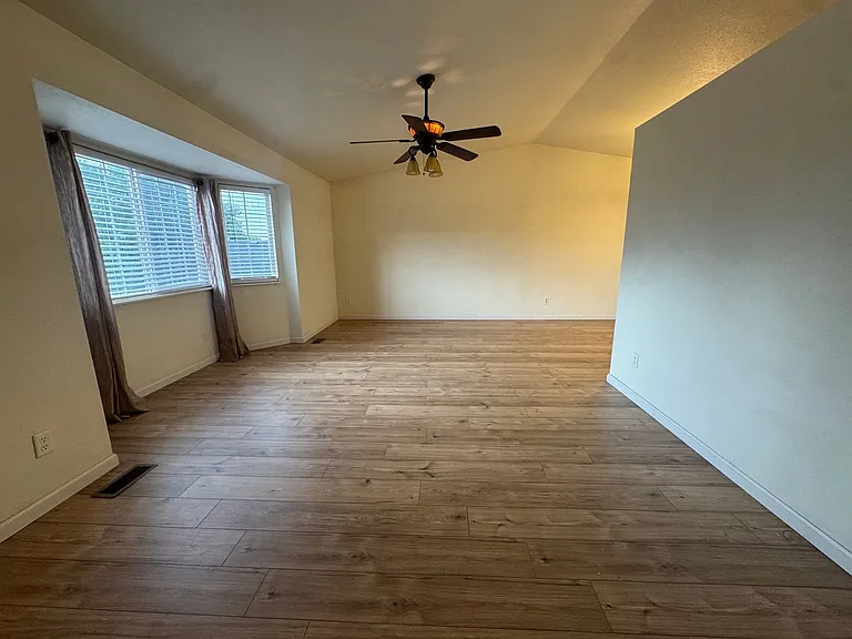 7126 Oxmoor Ln — Photo 2