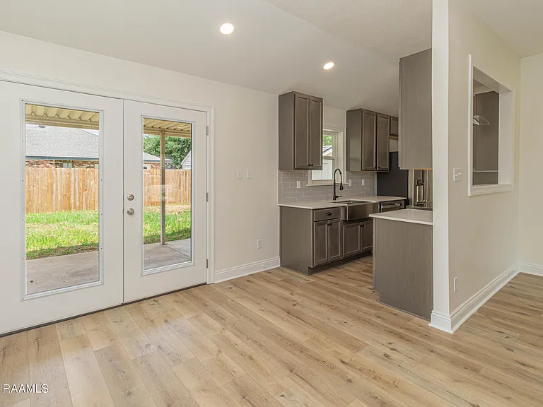 122 Pebble Beach Dr — Photo 4
