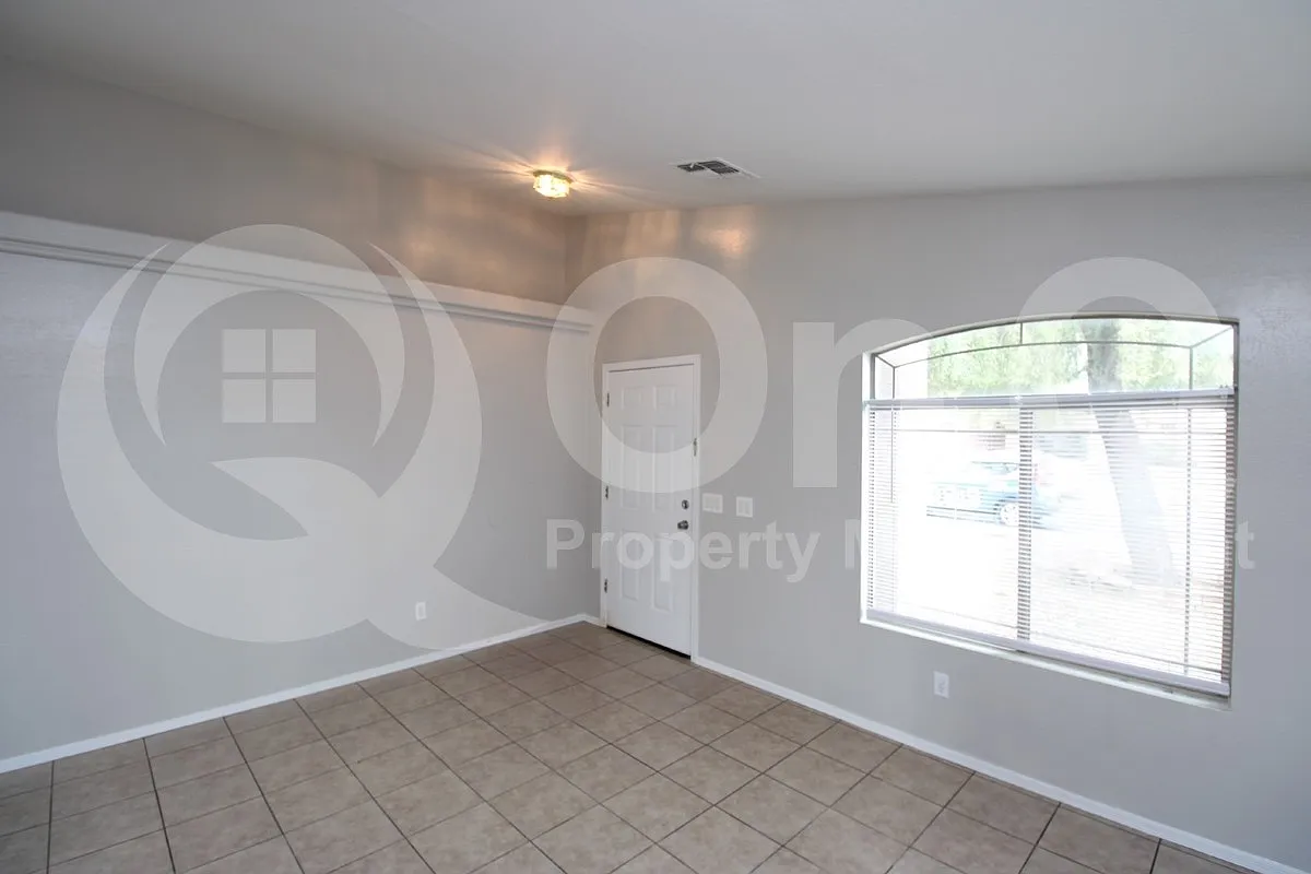 4 bed, 2.0 bath, 1570 sqft, $1,875 — Photo 3