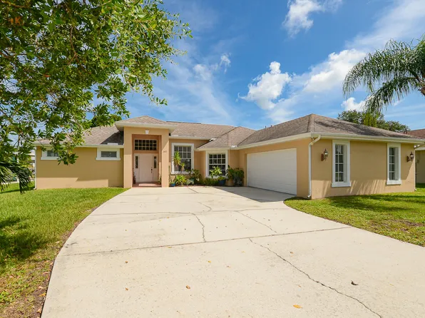 2497 SE Dogwood Avenue, Port St Lucie, FL 34952