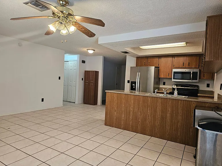 2065 Whitney Dr — Photo 9