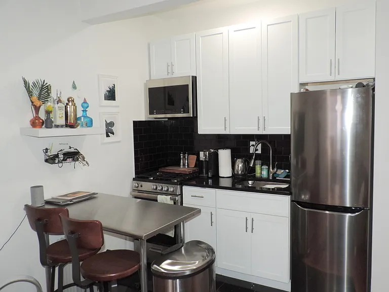 134 Allen St #8 — Photo 3