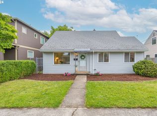 7905 SE Main St, Portland, OR 97215