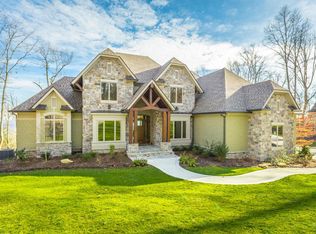 7318 Falcon Bluff Dr, Signal Mountain, TN 37377