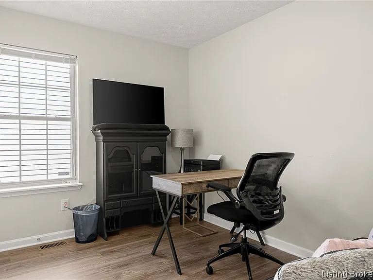 7836 Joseph Dr — Photo 13