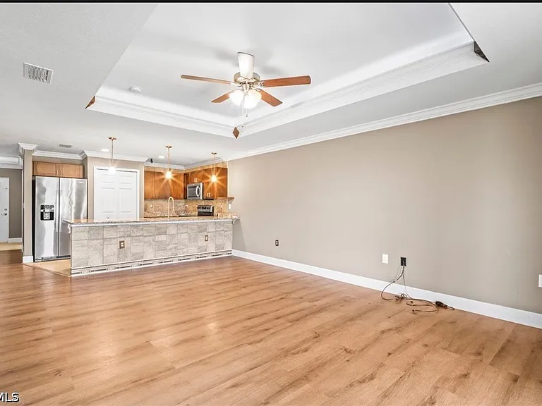 1530 Gretchen Ave S — Photo 10
