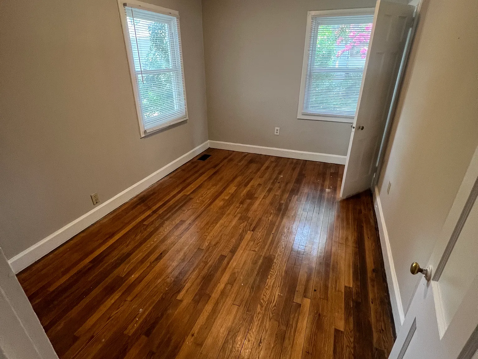 3 bed, 1000 sqft, $1,250 — Photo 4