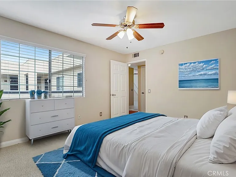 5540 Owensmouth Ave #306 — Photo 23