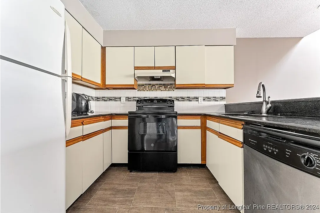 2 bed, 1549 sqft, $1,499 — Photo 4