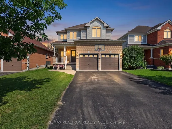 11 Tudor Cres, Barrie, ON L4M 0A8