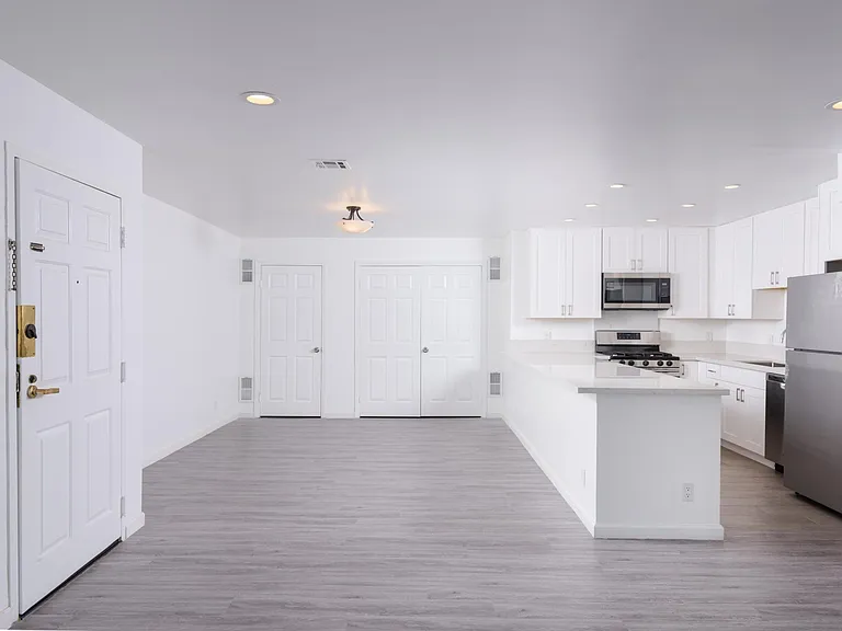 1555 S Bundy Dr #202 — Photo 5