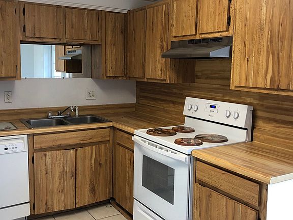 4th image of 1001 SW Cannon Creek Dr