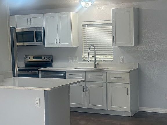 4th image of 3817 Murphy Rd