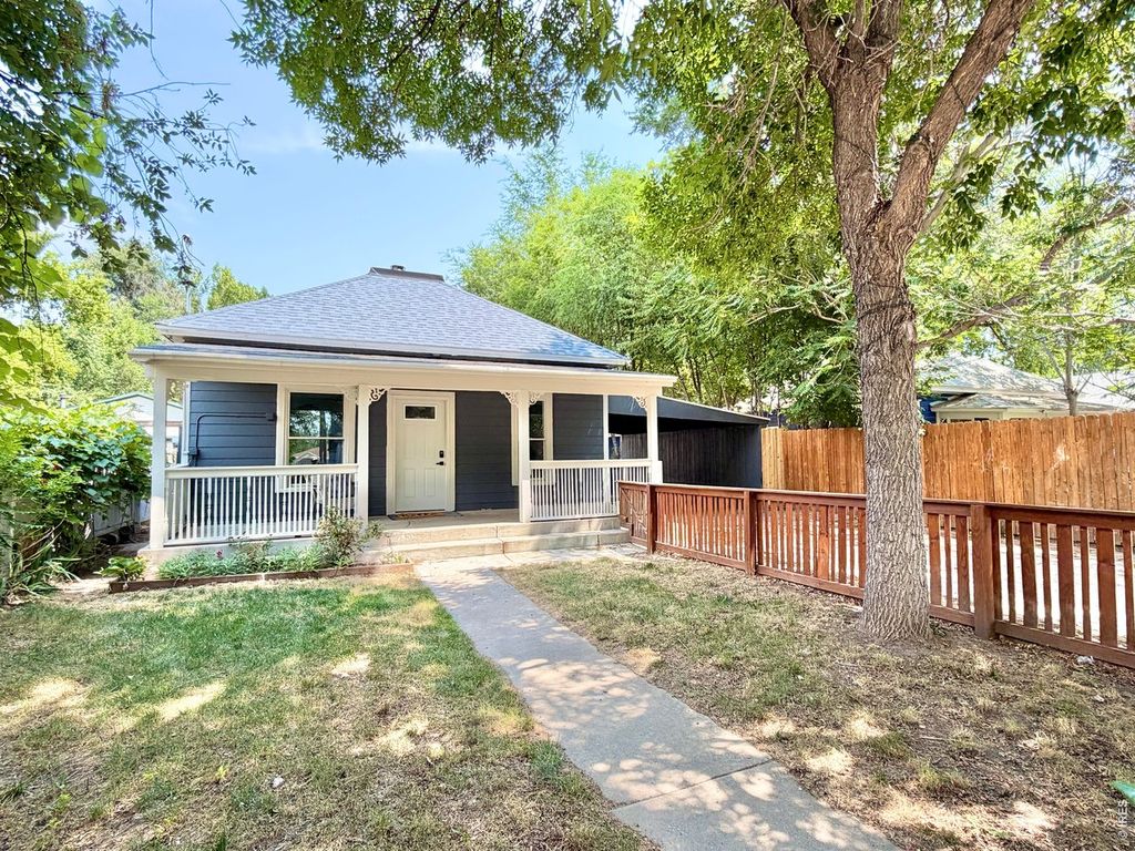 1513 E 4th St