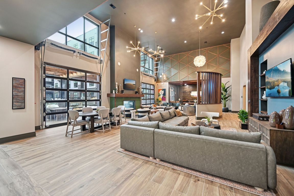 Clubhouse.1357 Edgehill Rd-S0603-902